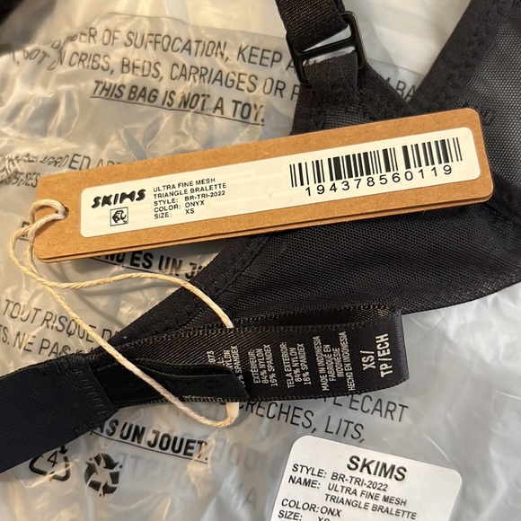 Black fine mesh triangle bralette xs with tags - Picture 5 of 5